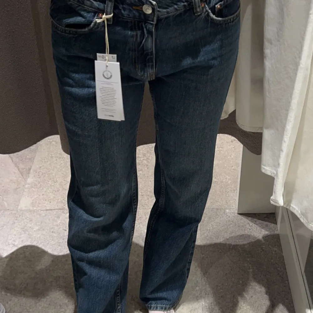 Jeans från Gina! Använda endast ett fåtal gånger. Storlek 36 men tycker de är lite stora i storleken. Nypris 499. Jeans & Byxor.