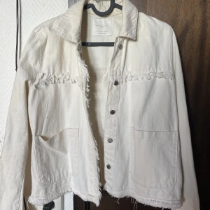Jeansjacka - Vit jeansjacka från Zara