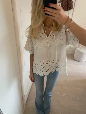 Topp - Så sjukt fin topp från märket yaya women🥰 storlek L men har sytt upp den så den sitter som en xs/s