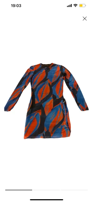 Louisa Ballou klänning - Slutsåld klänning! Aldrig använt. Den e tyvärr för kort för mig, därför jag säljer! Lapp kvar 