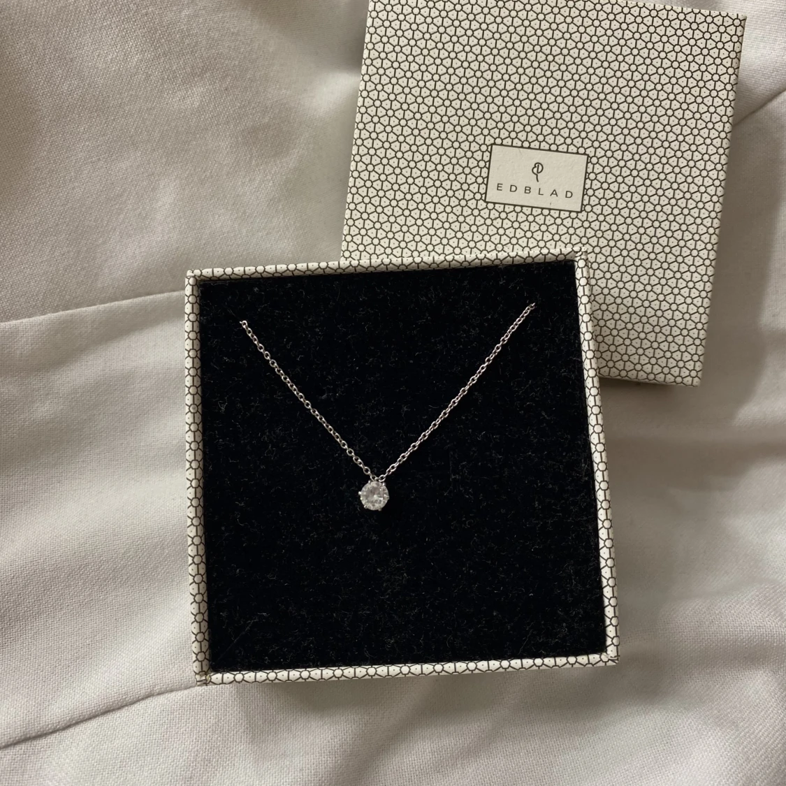 Halsband från Edblad 