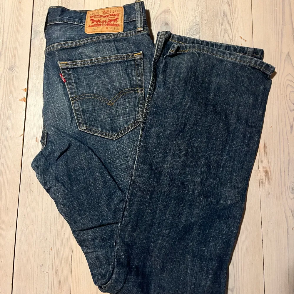 Bootcut Levi's jeans. Jeans & Byxor.