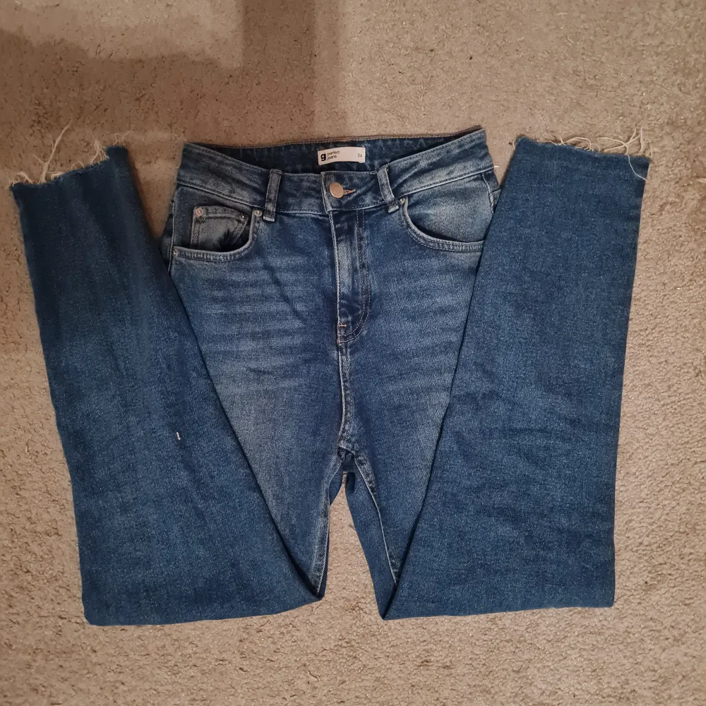 High waisted jeans från Gina Tricot. Helt oanvända! Kan gå ned i pris vid snabb affär😊. Jeans & Byxor.