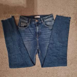 High waisted jeans från Gina Tricot. Helt oanvända! Kan gå ned i pris vid snabb affär😊