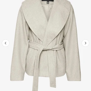 Vero Moda kappa - En fin kappa, helt ny men är för stor för mig 