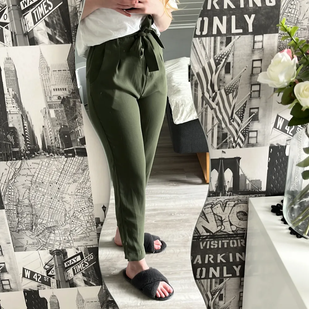 Tunna men fina gröna kostymbyxor . Jeans & Byxor.
