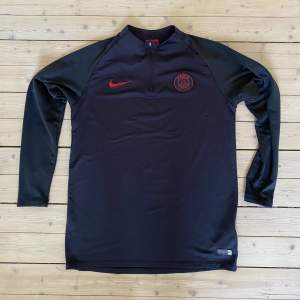 Nike PSG tröja. Storlek L Mycket bra skick. Sitter bra.