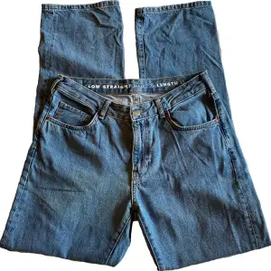 raka lågmidjade jeans från never denim/bikbok ⭐️ strl 29 