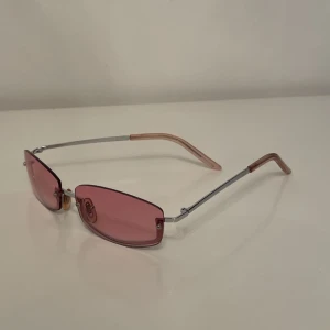 Rosa solglasögon  - Rosa vintage solglasögon!🌸