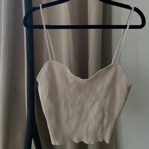 linne - stickat linne, aldrig använd då jag tyckte banden var för långa