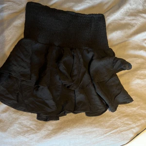 Kjol - Aldrig använd. 80kr + frakt!