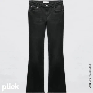 Lågmidjade jeans - Säljer dessa svarta populära Lågmidjade jeans ifrån zara som är slutsålda och inte finns kvar längre. ❤️