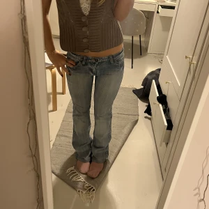 Lågmifjade bootcut jeans  - Så fina lågmidjade bootcut jeans! 