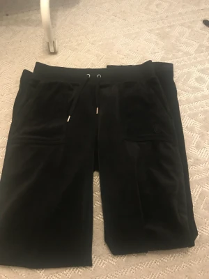 Juicy Couture - Använt en gång Blev fel storlek  Dm om fler bilder