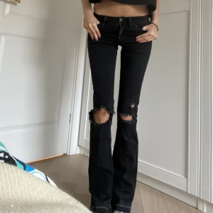 Lowwaist bootcut jeans - Så sjukt najs lowwaist bootcut jeans ifrån Crocker🫶🏽