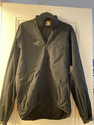 Arcteryx jacka - Arcteryx Half zip  Vintage från 00 Storlek M 