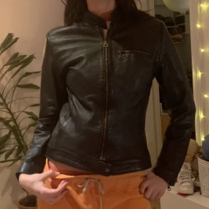 Skinnjacka - Skinnjacka perfekt nu till hösten