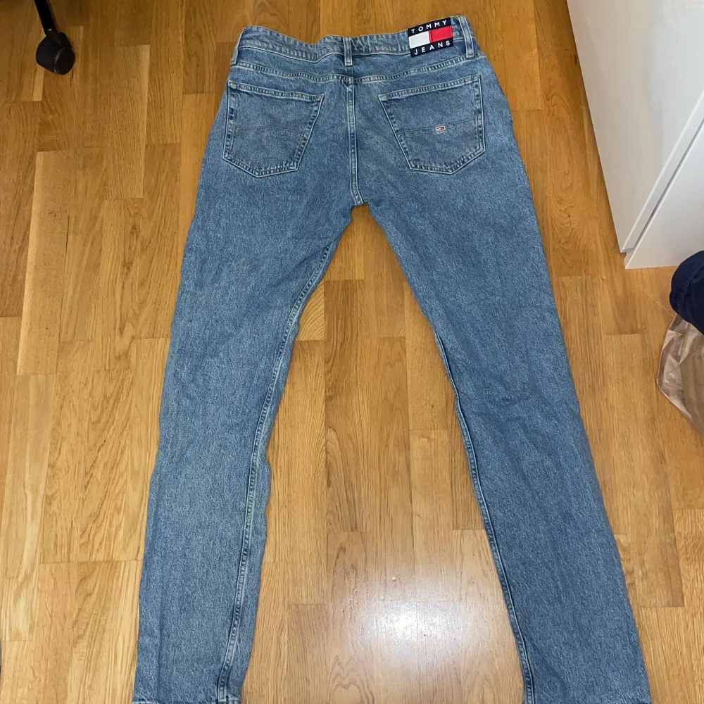 Blåa jeans storlek 32/34. Regular fit nyskick. Riktigt snygga. Kan mötas upp i Stockholm.. Jeans & Byxor.