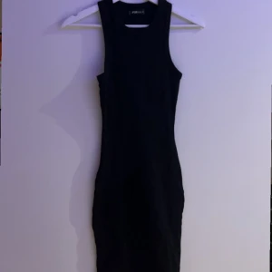 Klänning  - Säljer denna klänning från new yorker. Helt oanvänd💗 !! Tryck INTE På Köp nu skriv privat till mig om du vill köpa!!