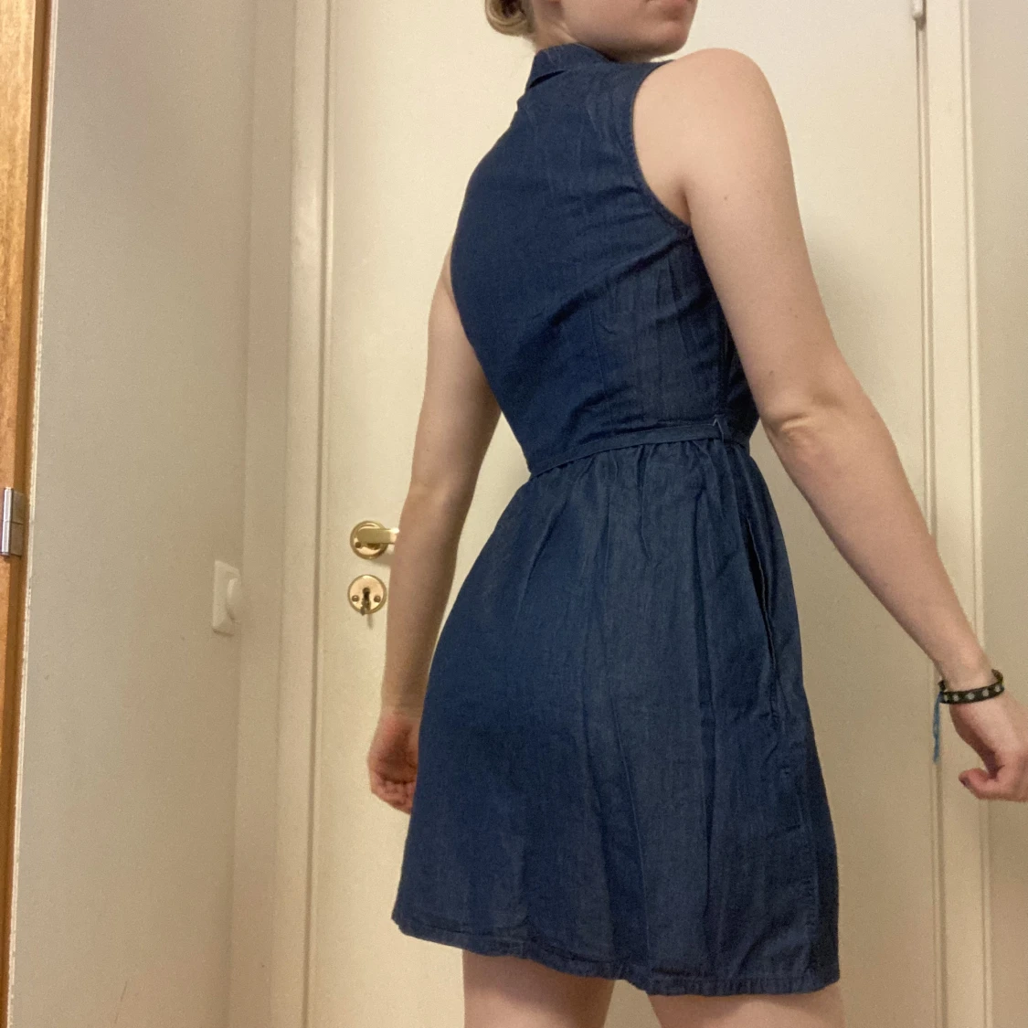 Mörkblå ”jeans”klänning  - 90