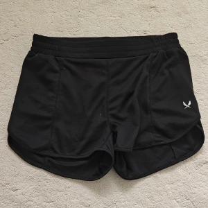 Tränings shorts  - Shorts från märket Firefly i nyskick. 