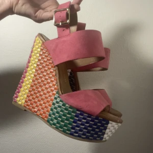 Klackskor  - Aldrig använda storlek 36. 