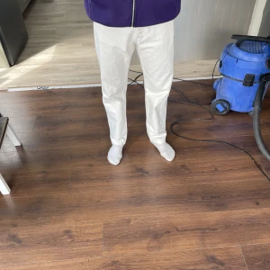 Jeans - Ett par vita jeans från weekday som jag köpte för 800. Jag har haft dem runt 1 år men dem har inte kommit till användning 