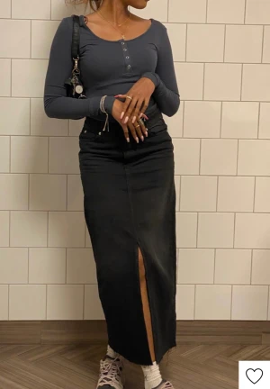 Jeanskjol, ambre blue tröja  - Använd de en gång för bilder, tröjan är storlek xs