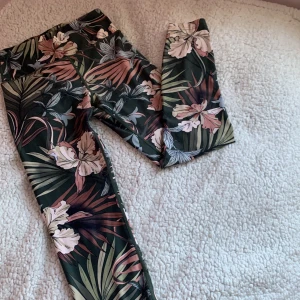 Tränings byxor  - Flerfärgade tränings tights 