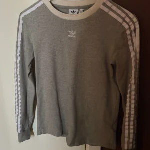 Adidas tröja  - Som ny, jätte fin (+ frakten)