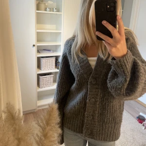 Kofta - Otrskön kofta från Gina. 