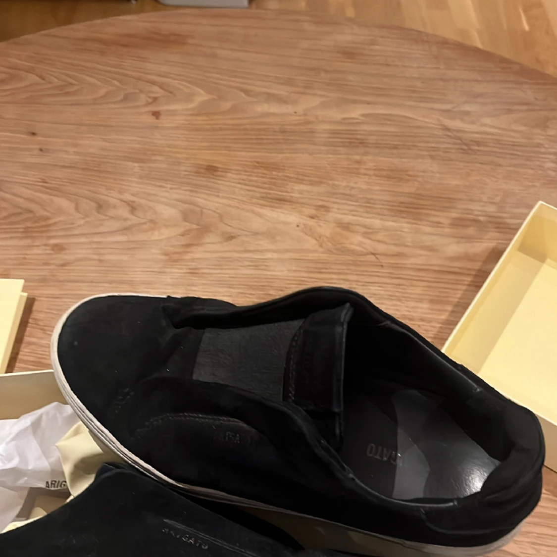 Axel arigato svarta - 90