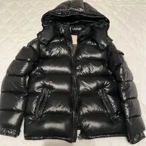 Maya moncler ny den går och skanna  och den är äkta