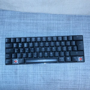 Tangentbord  - Två knapar som saknas 👏