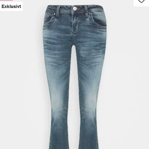 Ltb jeans  - Säljer dessa jättesnygga Ltb jeansen som är ansvällda ett fåtal gånger! ❣️jag har inte jeansen hemma just nu men kontakta om ni vill ha fler bilder💘