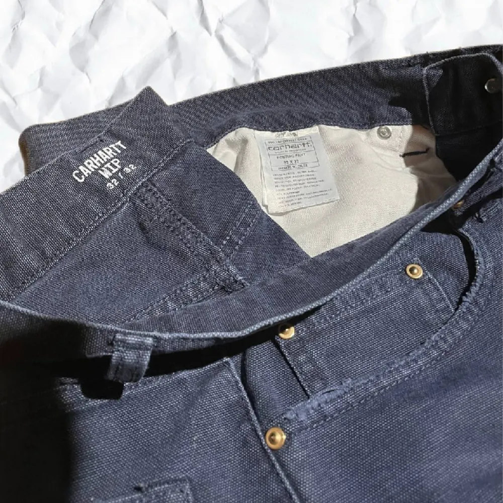 Carhartt wip jeans i 10/10 skick precis som nya. Nypris 1150 kr. Mer information, bilder och prisdiskussion i dm. ✔️ Äkta ✔️. Jeans & Byxor.