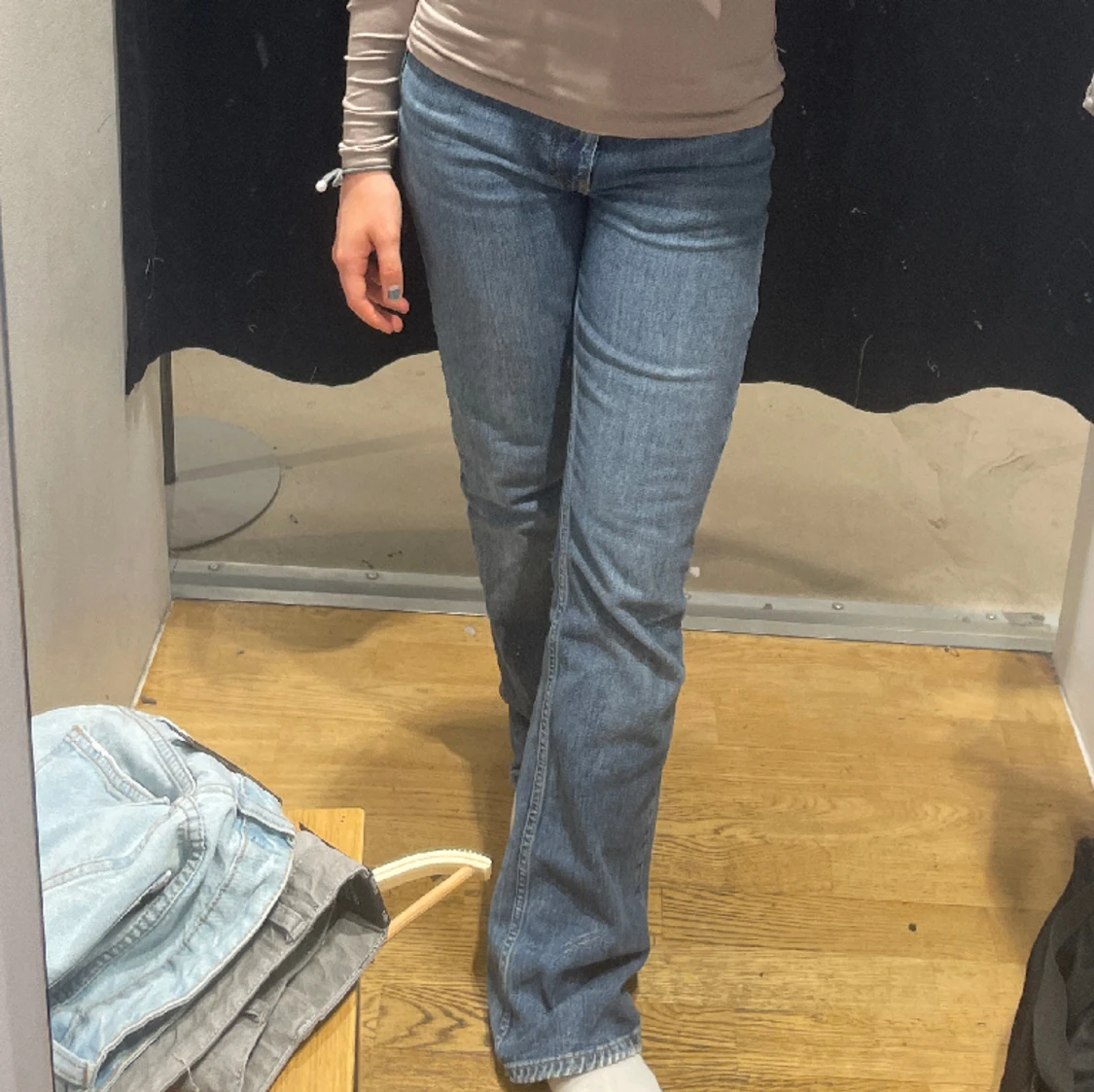 Mörkblåa bootcut jeans - 90