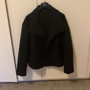 Kappa - Köpte den från Ginatricot för några månader sen. Vill sälja för att jag tycker inte om den så mycket. Köpte den för 600 kr.