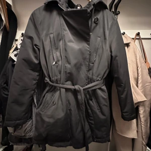 Massimo Dutti Varm Vinterjacka dam - Massimo Dutti Vinterjacka dam Storlek L