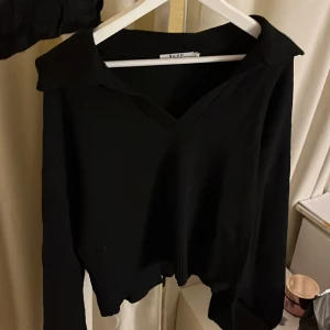 Tröja  - Från nakd med krage. Storlek S