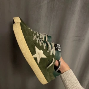 Golden Goose sneakers  - Grymt skick, inga defekter. Storlek 41 men sitter som 42 ish.