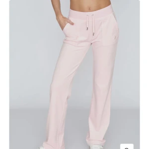 Juicy byxor  - Så fina inga slitage ❤️‍🔥 mer bilder finns 