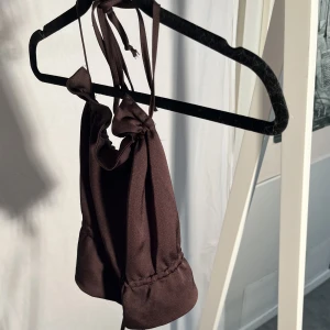 Fest top - Super snygg fest topp som är öppenrygg. Helt slutsåld