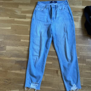 Baggy jeans  - Snygga baggy jeans som är endast använda en gång. Sjukt sköna och som helt nya. 