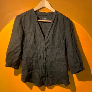 Armani Jeans skjorta i linne material, sparsamt använd 
