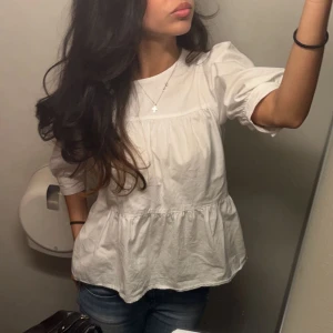 fin blus  - en jättefin topp 🤍🤍