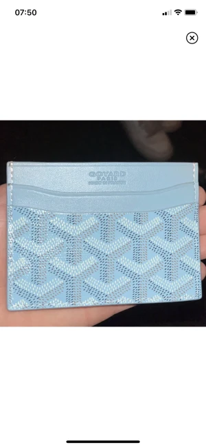 Goyard  - Säljer nu min Goyard korthållare. Nästan helt ny. Priset kan diskuteras. Nypris: 5000kr skick: 10/10