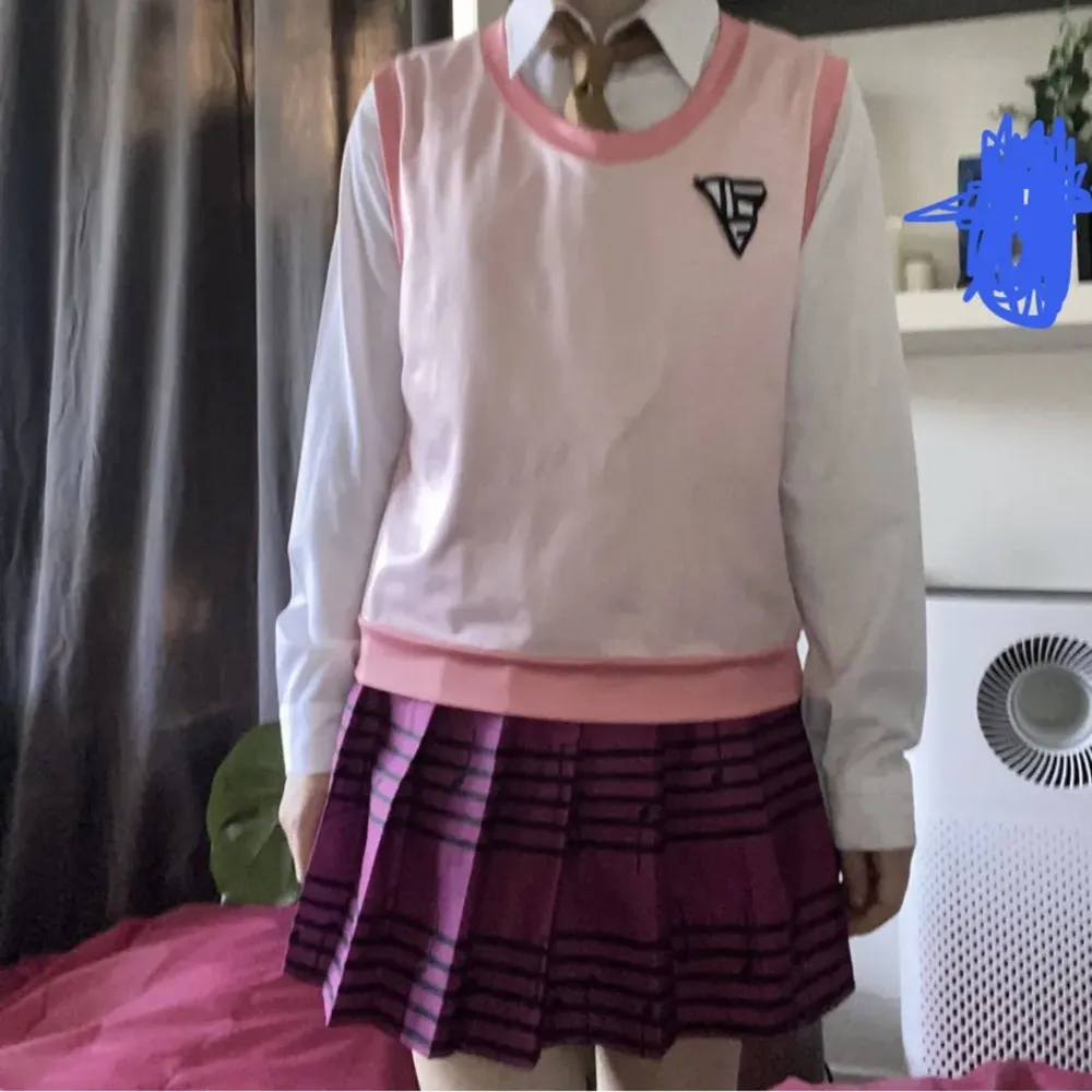 Kaede cosplay, worn like 4 times only at Home, size S but might fit an M, nice quality. Klänningar.