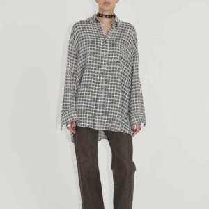 Our legacy skjorta - Our legacy lend shirt dark grey sheer, relaxed oversized fit. Inga defekter. Min kille i skjortan på siste bildet.