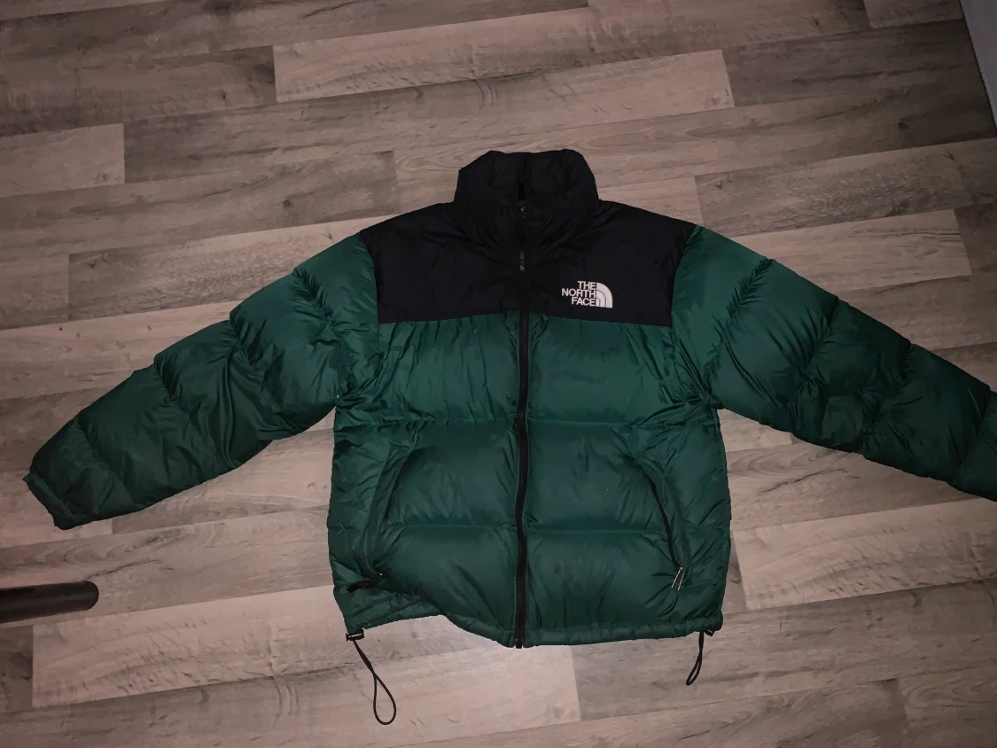 The North Face Nuptse 700